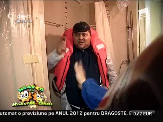 Razvan de arata un material cu garsoniera renovata din campania "Viata in stil neatza"