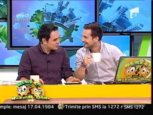 Vezi aici cum vorbesc femeile la telefon!