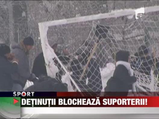 Detinutii deszapezesc baza sportiva Mogosoaia!