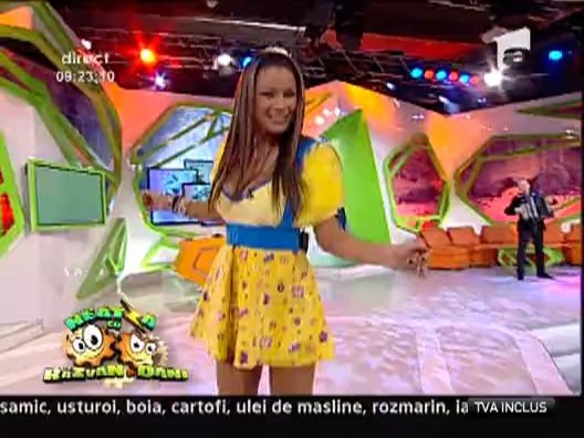 Roxana Vancea danseaza super sexy