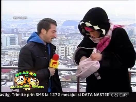 Vezi cum s-au costumat in prima zi de primavara reporterii de la Neatza