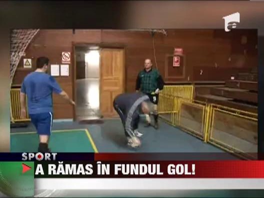 Un arbitru a ramas in fundul gol la un meci de fotbal in sala!