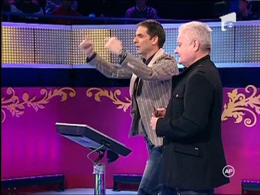 Randul 1: Irinel Columbeanu vs blonde