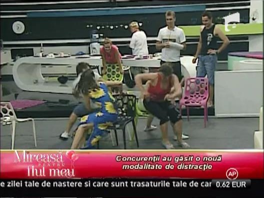 Concurentii au gasit o noua modalitate de distractie