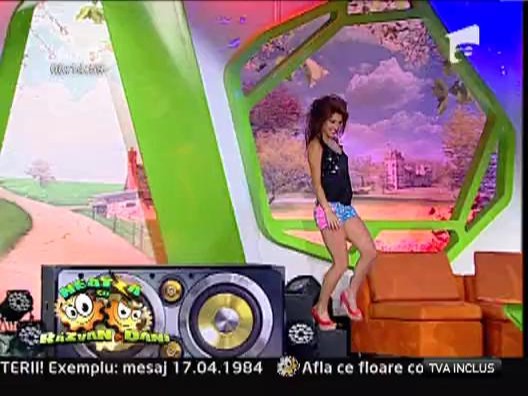 Prezentare incendiara a finalistelor concursului "Regina Boxelor"