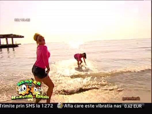 Premiera la Neatza! Sissy Girls - "Lambada"