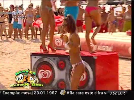 Roxana Vancea, luata la tinta cu pistoalele cu apa