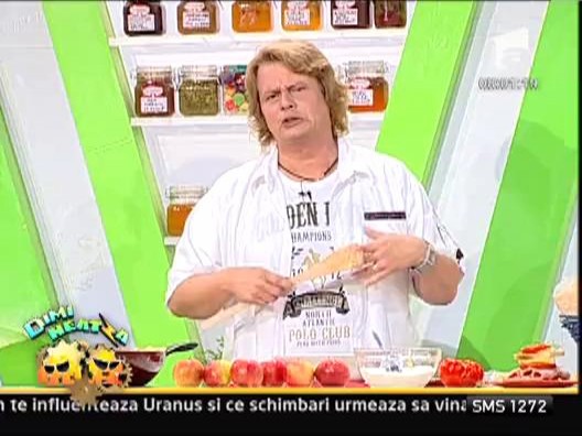 Strudel cu mere si sos de vanilie