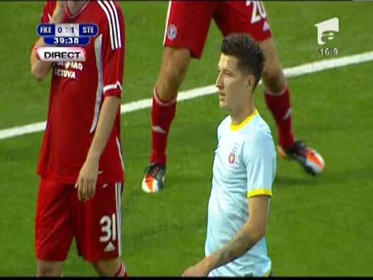 Sutul lui Mihai Costea este respins greu in corner de goalkeeper-ul gazdelor