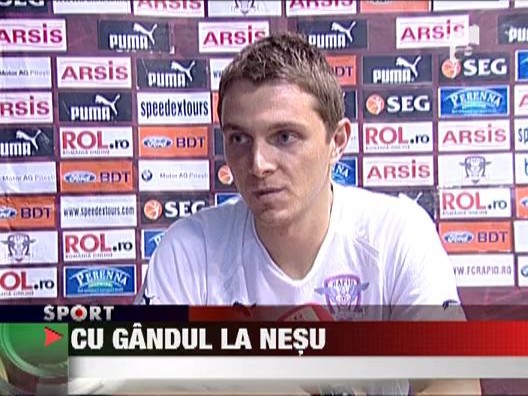 Rapidistul Nicolae Grigore felicitat de Mihai Nesu