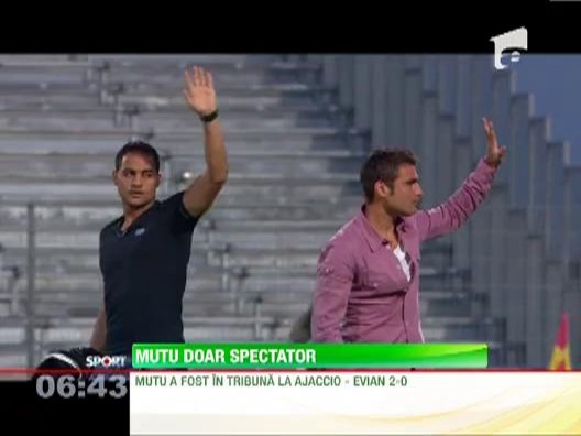 Mutu a fost prezentat pe teren inaintea unui meci de campionat