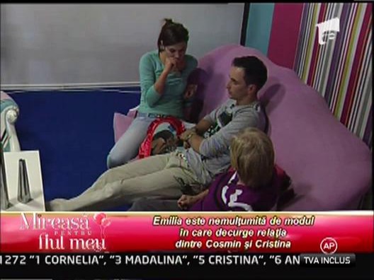 Cosmin, Cristina si Emilia incearca sa gaseasca o modalitate prin care sa inlature tensiunile dintre ei