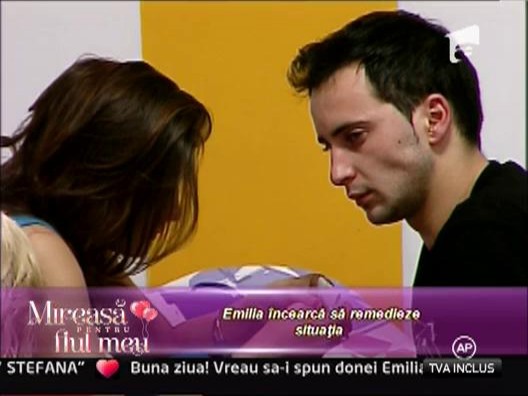 Emilia crede ca fiul ei, Cosmin, a fost santajat sentimental de catre Cristina