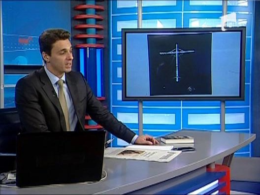 Mircea Badea: "Imaginea cu Elena Udrea aflata la poalele unei cruci luminate pare din Poltergeist"