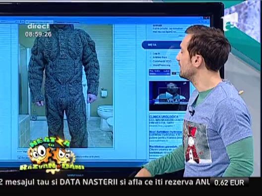Costum crosetat