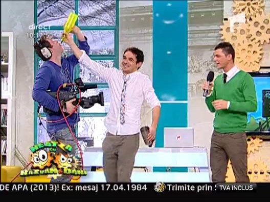 Razvan ia lectii de bartending