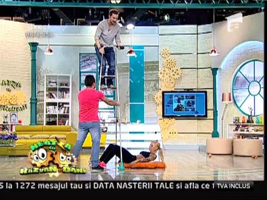 Iulia, sexy telespectatoarea cu un abdomen perfect