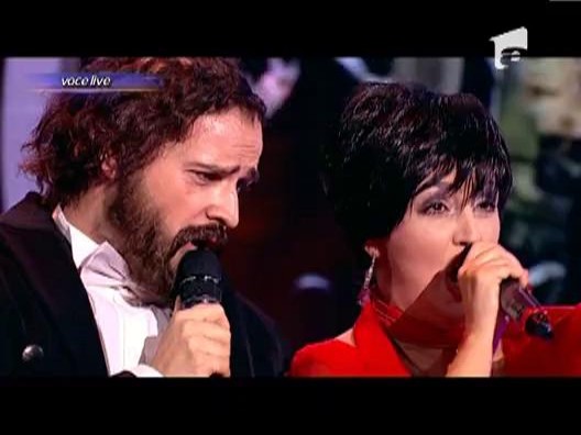 Duet: Rona Hartner & Andrei Stefanescu  s-au transformat in Liza Minelli & Luciano Pavarotti - "New York, New York"