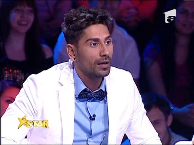 Adam Matei danseaza pe scena cu Connect-R