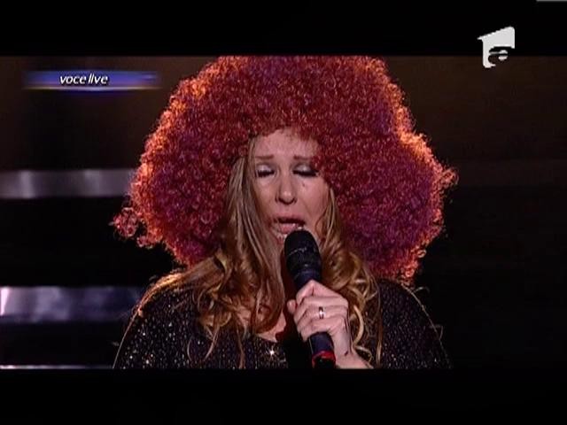 Tania Popa se transforma in Alla Pugacheva - "Arlekino"