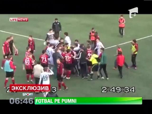 Fotbal pe pumni
