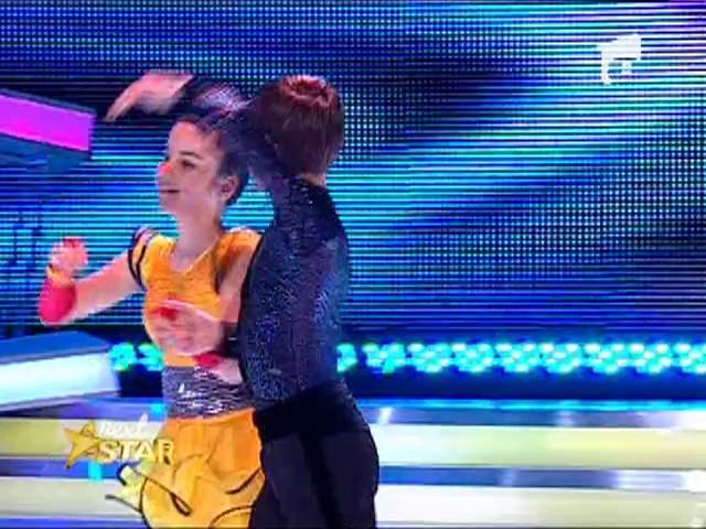 Raluca (nevazatoare) danseaza la Next Star