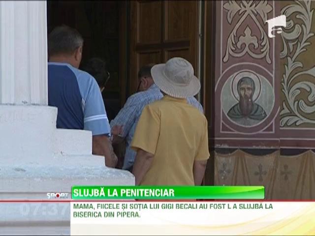 Gigi Becali a asistat la liturghia de la capela penitenciarului Rahova