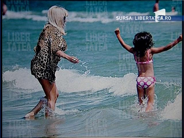 Mircea Badea ironizeaza tinutele Elenei Udrea: "La un moment dat era pantera roz. Peste ani a devenit insa pantera mov"