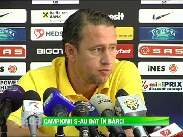Stelistii s-au plimbat cu barca pe Lacul Snagov