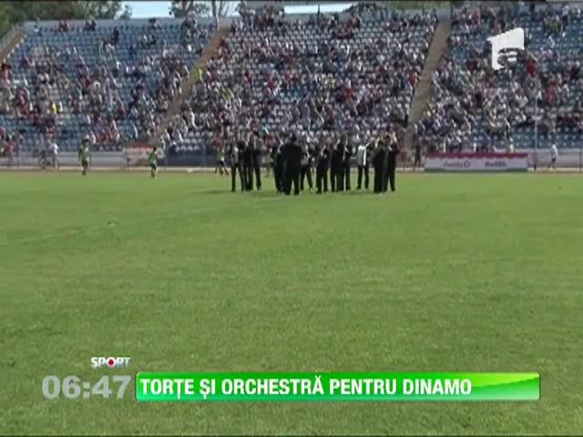 "Cainii" au fost primit cu fanfara si torte, la Valcea