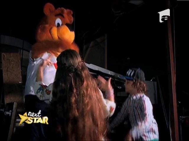 David Burlacu viseaza la covor rosu si limuzina!