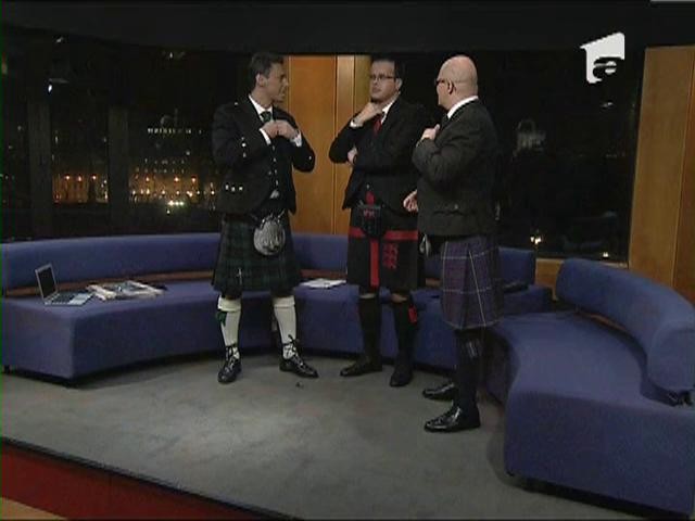 Mircea Badea, Mihai G&acirc;dea şi Adrian Ursu, &icirc;mbrăcaţi &icirc;n kilt