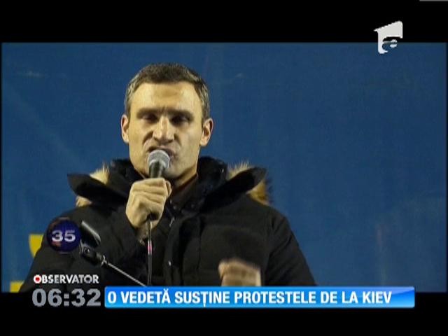 Actriţa Hayden Panettiere s-a alăturat manifestanţilor pro-europeni de la Kiev
