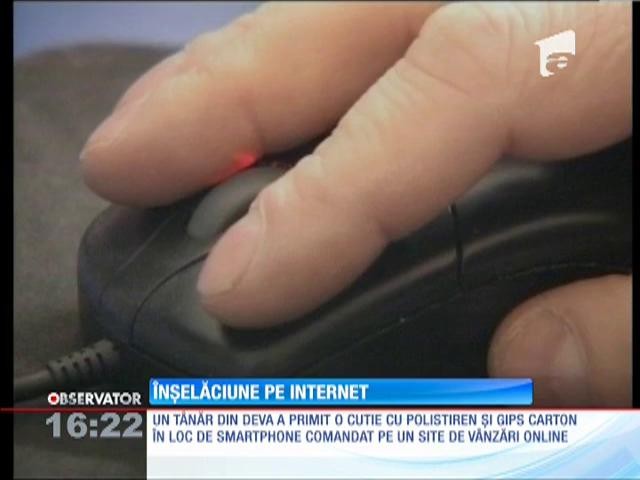 Un t&acirc;năr din Deva a cumpărat un smartphone de pe internet, dar a primit bucăţi de polistiren