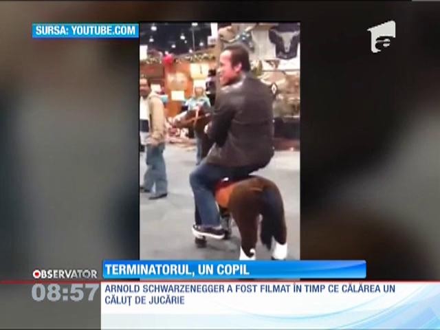 Arnold Schwarzenegger s-a jucat ca un copil la un eveniment din Las Vegas