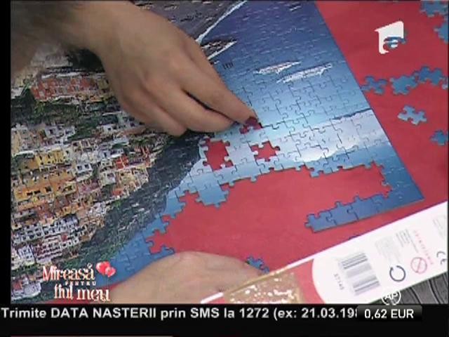 Reprezentanţii echipelor Albastra, Rosie si Verde au participat la proba "Puzzle"