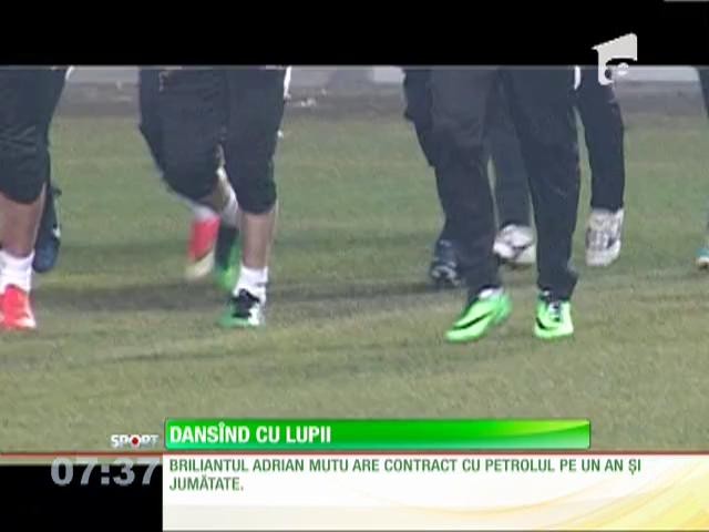 Mutu dansează cu lupii