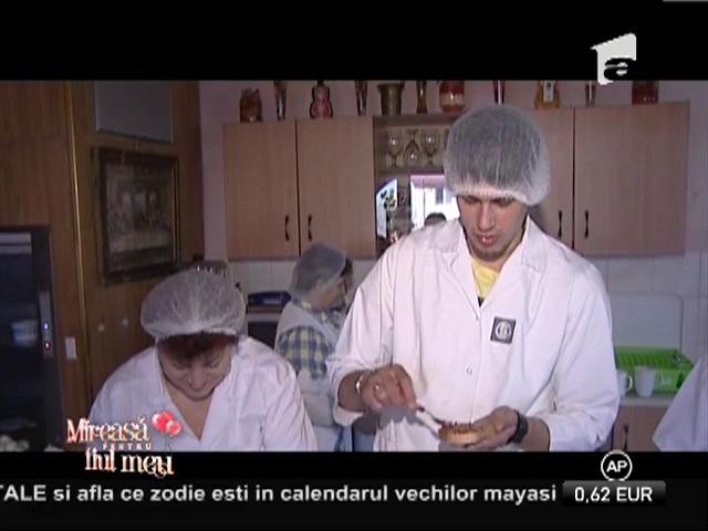 Raymond şi-a petrecut ziua de voluntariat la un azil