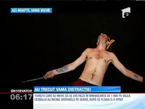 Vama nu doarme! Tinerii au transformat toată plaja &icirc;ntr-un imens ring de dans