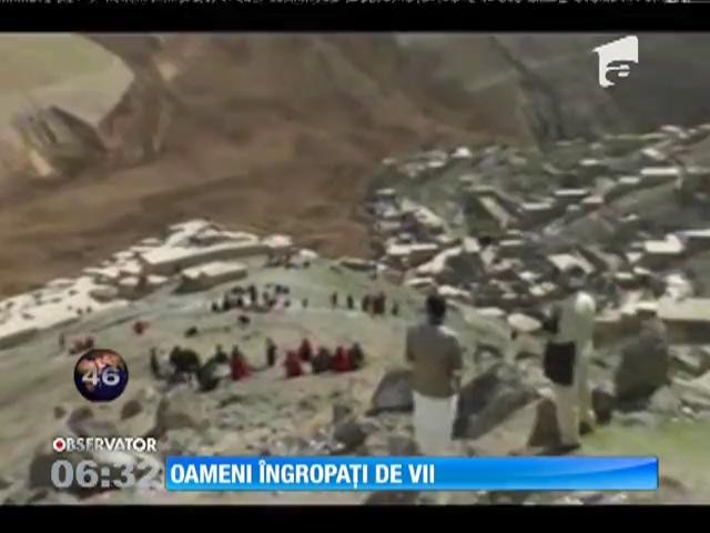 Doliu &icirc;n Afganistan. Peste 2000 de oameni au fost &icirc;nghiţiţi de o alunecare de păm&acirc;nt