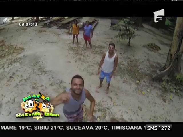 Răzvan şi Alex, vacanţă &icirc;n jurul lumii