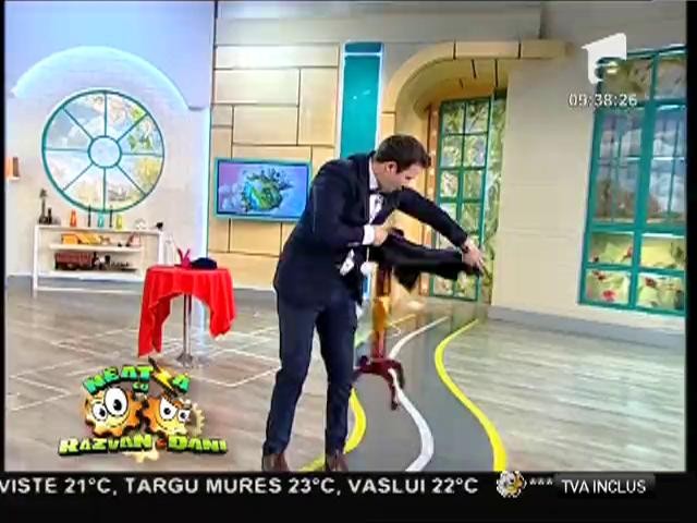 Magicianul Robert Tudor, trucuri şi comedie