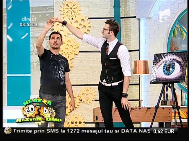 Razvan, transformat &icirc;n mentalist de Vlad Grigorescu