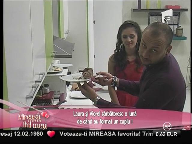 Laura şi Viorel au sărbătorit o lună de c&acirc;nd formează un cuplu