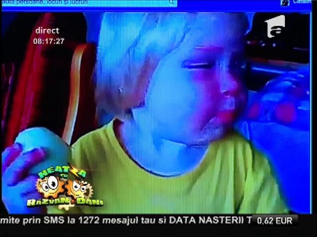 Smiley News: Cum măn&acirc;ncă un copil o ceapă