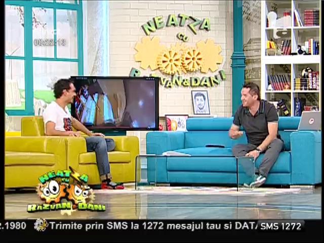 Smiley News: Cu șarpele la plimbare