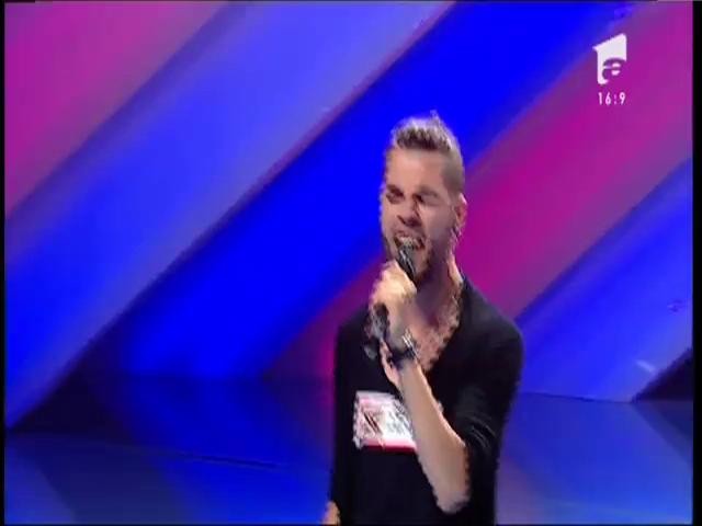 Nickelback - ”How you remind me”. Vezi aici cum cântă Alexandru Florea la X Factor