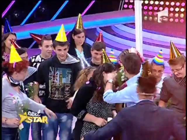 Prezentare: Andreea Mihai este olimpică la matematică şi iubeşte să c&acirc;nte