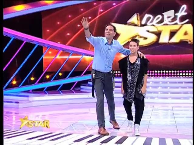 Prezentare: Andy Ciobanu iubeşte să c&acirc;nte la chitara, dar este pasionat şi de dans