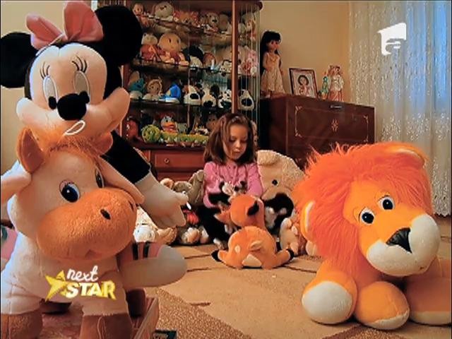 Prezentare: Denisa Frunză colecţionează puzzel-uri şi este pasionată de teatru